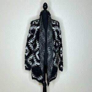 CHELSEA & THEODORE MEDIUM OPEN FRONT PRINT SWEATER